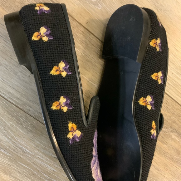 The Larkspur Collection woven flats. - Picture 4 of 6